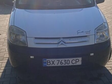 Белый Ситроен Берлинго, объемом двигателя 1.6 л и пробегом 200 тыс. км за 4300 $, фото 1 на Automoto.ua