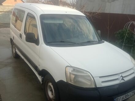Белый Ситроен Берлинго, объемом двигателя 1.6 л и пробегом 250 тыс. км за 2600 $, фото 1 на Automoto.ua