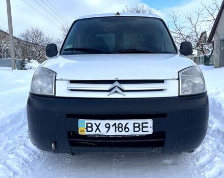 Белый Ситроен Берлинго, объемом двигателя 1.6 л и пробегом 300 тыс. км за 3100 $, фото 1 на Automoto.ua