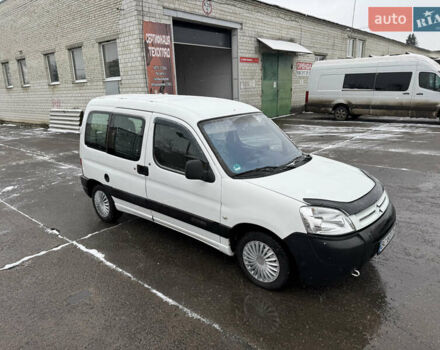 Белый Ситроен Берлинго, объемом двигателя 1.6 л и пробегом 298 тыс. км за 3850 $, фото 1 на Automoto.ua