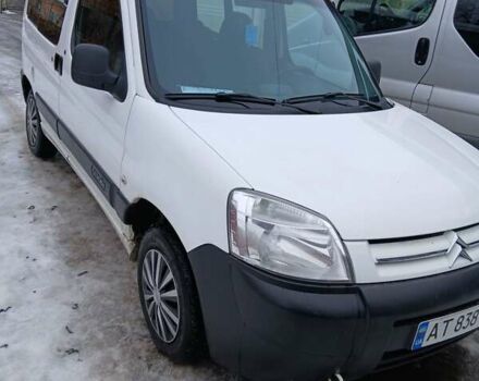 Белый Ситроен Берлинго, объемом двигателя 1.6 л и пробегом 246 тыс. км за 4200 $, фото 1 на Automoto.ua