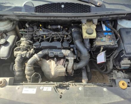 Белый Ситроен Берлинго, объемом двигателя 1.6 л и пробегом 300 тыс. км за 4500 $, фото 1 на Automoto.ua