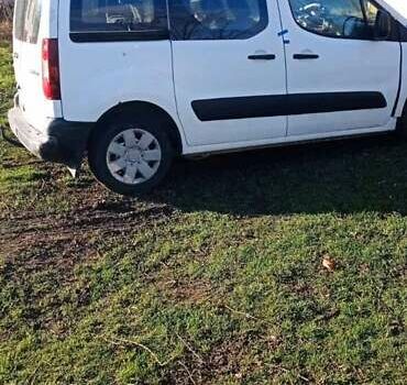 Белый Ситроен Берлинго, объемом двигателя 1.56 л и пробегом 226 тыс. км за 3428 $, фото 1 на Automoto.ua