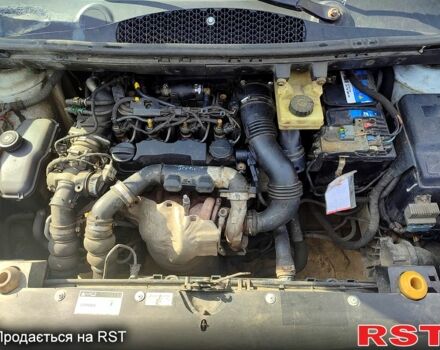 Белый Ситроен Берлинго, объемом двигателя 1.6 л и пробегом 300 тыс. км за 4500 $, фото 1 на Automoto.ua