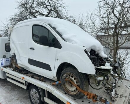 Белый Ситроен Берлинго, объемом двигателя 1.6 л и пробегом 200 тыс. км за 1000 $, фото 1 на Automoto.ua