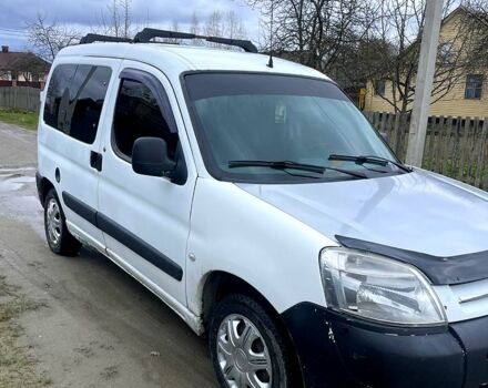 Белый Ситроен Берлинго, объемом двигателя 1.9 л и пробегом 380 тыс. км за 2900 $, фото 1 на Automoto.ua