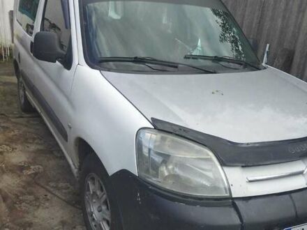 Белый Ситроен Берлинго, объемом двигателя 1.9 л и пробегом 328 тыс. км за 3400 $, фото 1 на Automoto.ua