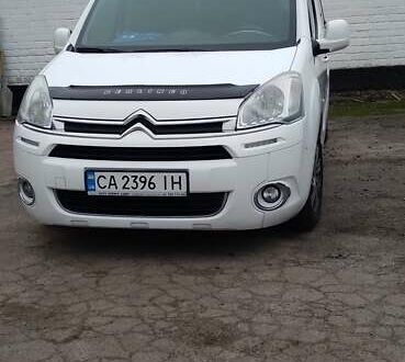 Белый Ситроен Берлинго, объемом двигателя 1.6 л и пробегом 238 тыс. км за 8200 $, фото 1 на Automoto.ua