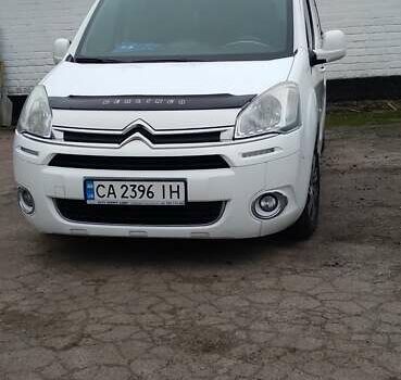 Белый Ситроен Берлинго, объемом двигателя 1.6 л и пробегом 238 тыс. км за 8200 $, фото 1 на Automoto.ua
