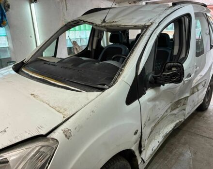 Белый Ситроен Берлинго, объемом двигателя 1.6 л и пробегом 303 тыс. км за 3200 $, фото 1 на Automoto.ua