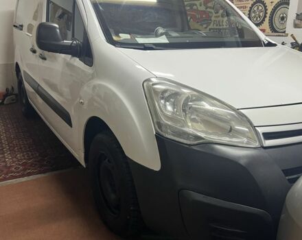 Белый Ситроен Берлинго, объемом двигателя 1.6 л и пробегом 240 тыс. км за 6988 $, фото 1 на Automoto.ua