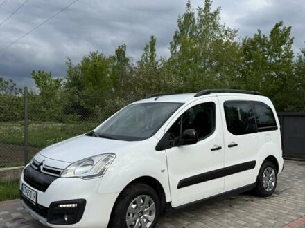 Ситроен Берлинго 2016 в Калуше на Automoto.ua Белый Ситроен Берлинго, объемом двигателя 1.56 л и пробегом 238 тыс. км за 8799 $, фото 1 на Automoto.ua