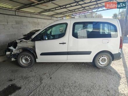 Ситроен Берлинго 2018 в Остоге на Automoto.ua Белый Ситроен Берлинго, объемом двигателя 1.6 л и пробегом 86 тыс. км за 6350 $, фото 1 на Automoto.ua