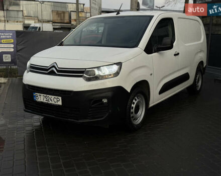 Белый Ситроен Берлинго, объемом двигателя 1.56 л и пробегом 212 тыс. км за 10900 $, фото 1 на Automoto.ua