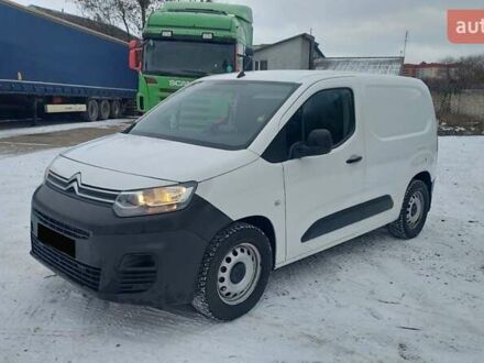Белый Ситроен Берлинго, объемом двигателя 1.6 л и пробегом 155 тыс. км за 12500 $, фото 1 на Automoto.ua