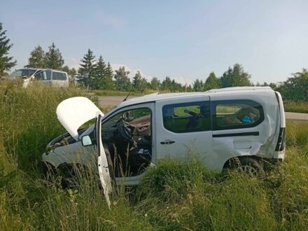 Белый Ситроен Берлинго, объемом двигателя 1.5 л и пробегом 40 тыс. км за 5000 $, фото 1 на Automoto.ua