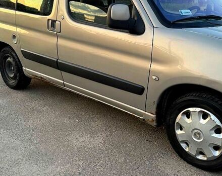 Бежевый Ситроен Берлинго, объемом двигателя 1.6 л и пробегом 400 тыс. км за 3000 $, фото 2 на Automoto.ua