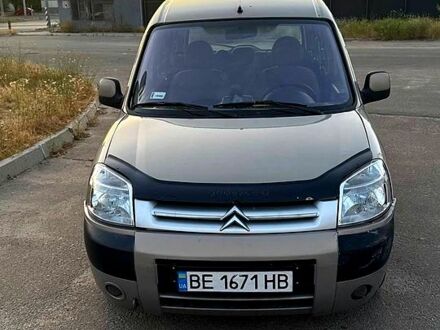 Бежевый Ситроен Берлинго, объемом двигателя 1.6 л и пробегом 400 тыс. км за 3000 $, фото 1 на Automoto.ua