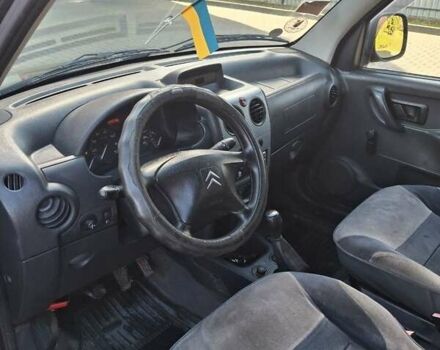 Черный Ситроен Берлинго, объемом двигателя 1.36 л и пробегом 240 тыс. км за 3400 $, фото 5 на Automoto.ua