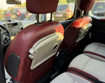 Чорний Сітроен Берлінго, об'ємом двигуна 1.6 л та пробігом 220 тис. км за 7450 $, фото 103 на Automoto.ua