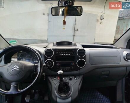 Черный Ситроен Берлинго, объемом двигателя 1.6 л и пробегом 283 тыс. км за 6100 $, фото 17 на Automoto.ua