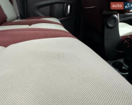 Черный Ситроен Берлинго, объемом двигателя 1.56 л и пробегом 245 тыс. км за 6650 $, фото 50 на Automoto.ua