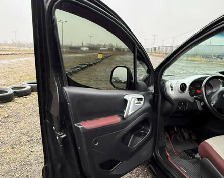 Черный Ситроен Берлинго, объемом двигателя 1.6 л и пробегом 228 тыс. км за 6700 $, фото 7 на Automoto.ua