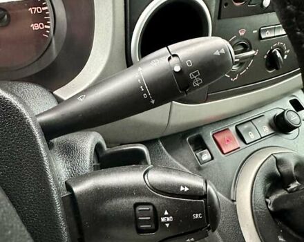 Чорний Сітроен Берлінго, об'ємом двигуна 1.6 л та пробігом 220 тис. км за 7950 $, фото 59 на Automoto.ua