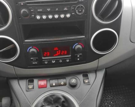 Черный Ситроен Берлинго, объемом двигателя 1.6 л и пробегом 235 тыс. км за 7600 $, фото 30 на Automoto.ua