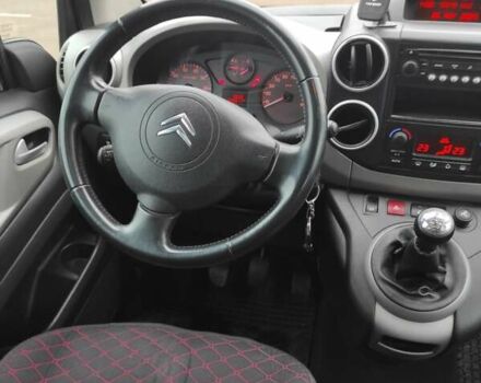 Черный Ситроен Берлинго, объемом двигателя 1.6 л и пробегом 235 тыс. км за 7600 $, фото 26 на Automoto.ua