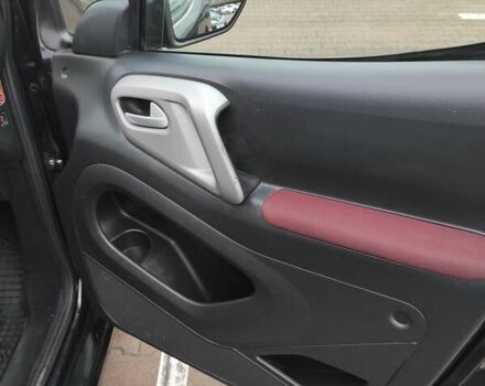 Черный Ситроен Берлинго, объемом двигателя 1.6 л и пробегом 235 тыс. км за 7600 $, фото 24 на Automoto.ua