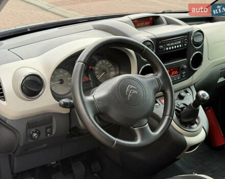 Черный Ситроен Берлинго, объемом двигателя 1.6 л и пробегом 208 тыс. км за 9250 $, фото 47 на Automoto.ua