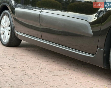 Черный Ситроен Берлинго, объемом двигателя 1.6 л и пробегом 208 тыс. км за 9250 $, фото 25 на Automoto.ua