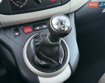 Чорний Сітроен Берлінго, об'ємом двигуна 1.6 л та пробігом 243 тис. км за 8999 $, фото 46 на Automoto.ua