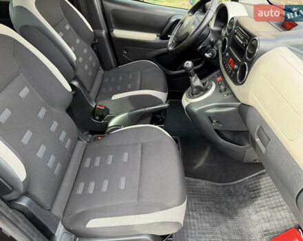 Черный Ситроен Берлинго, объемом двигателя 1.6 л и пробегом 208 тыс. км за 9250 $, фото 76 на Automoto.ua