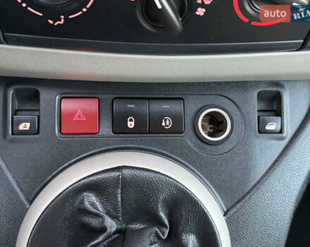 Чорний Сітроен Берлінго, об'ємом двигуна 1.6 л та пробігом 243 тис. км за 8999 $, фото 47 на Automoto.ua