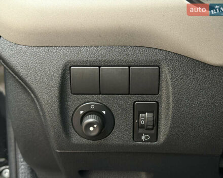 Черный Ситроен Берлинго, объемом двигателя 1.6 л и пробегом 208 тыс. км за 9250 $, фото 52 на Automoto.ua