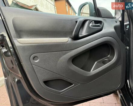 Черный Ситроен Берлинго, объемом двигателя 1.6 л и пробегом 208 тыс. км за 9250 $, фото 62 на Automoto.ua