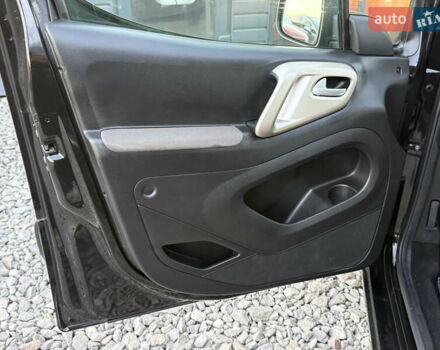 Чорний Сітроен Берлінго, об'ємом двигуна 1.6 л та пробігом 243 тис. км за 8999 $, фото 41 на Automoto.ua