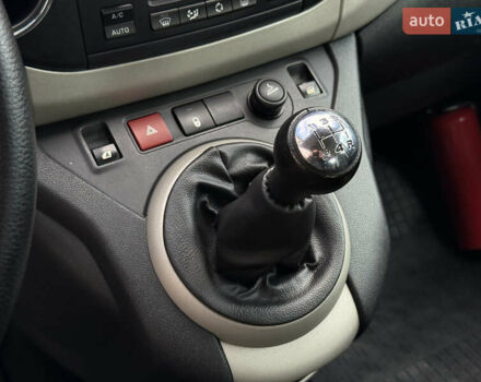 Черный Ситроен Берлинго, объемом двигателя 1.6 л и пробегом 208 тыс. км за 9250 $, фото 58 на Automoto.ua