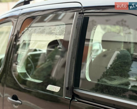 Черный Ситроен Берлинго, объемом двигателя 1.6 л и пробегом 208 тыс. км за 9250 $, фото 40 на Automoto.ua