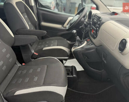 Черный Ситроен Берлинго, объемом двигателя 1.6 л и пробегом 270 тыс. км за 8250 $, фото 8 на Automoto.ua