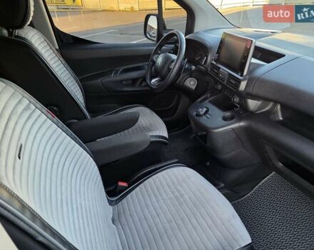 Черный Ситроен Берлинго, объемом двигателя 1.5 л и пробегом 99 тыс. км за 18999 $, фото 16 на Automoto.ua