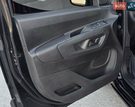 Черный Ситроен Берлинго, объемом двигателя 1.5 л и пробегом 99 тыс. км за 18999 $, фото 10 на Automoto.ua