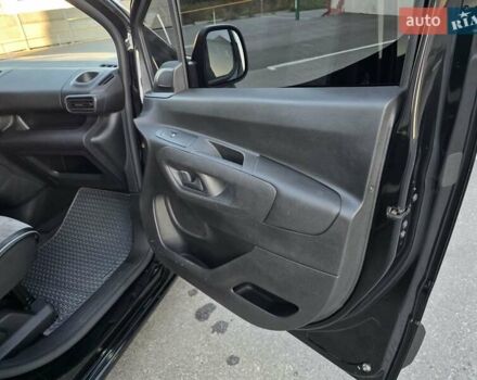 Черный Ситроен Берлинго, объемом двигателя 1.5 л и пробегом 99 тыс. км за 18999 $, фото 17 на Automoto.ua