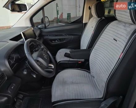 Черный Ситроен Берлинго, объемом двигателя 1.5 л и пробегом 99 тыс. км за 18999 $, фото 26 на Automoto.ua
