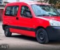 Красный Ситроен Берлинго, объемом двигателя 1.6 л и пробегом 250 тыс. км за 3400 $, фото 3 на Automoto.ua