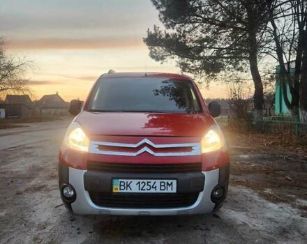 Красный Ситроен Берлинго, объемом двигателя 1 л и пробегом 140 тыс. км за 6000 $, фото 5 на Automoto.ua