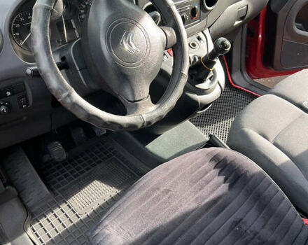 Красный Ситроен Берлинго, объемом двигателя 1.6 л и пробегом 248 тыс. км за 5650 $, фото 11 на Automoto.ua