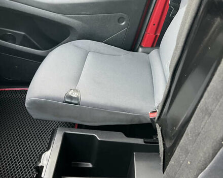 Красный Ситроен Берлинго, объемом двигателя 1.6 л и пробегом 248 тыс. км за 5650 $, фото 9 на Automoto.ua